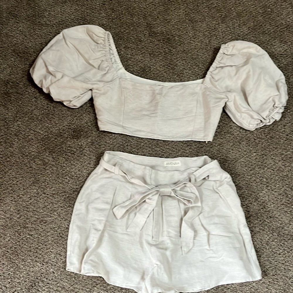 Brand new Amenah 2-piece linen rayon blend set
